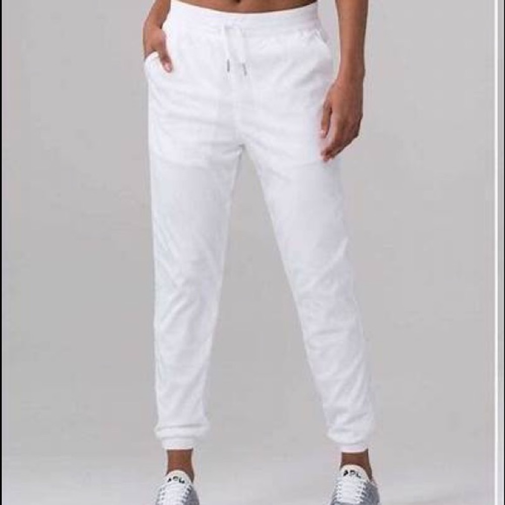 White lululemon joggers